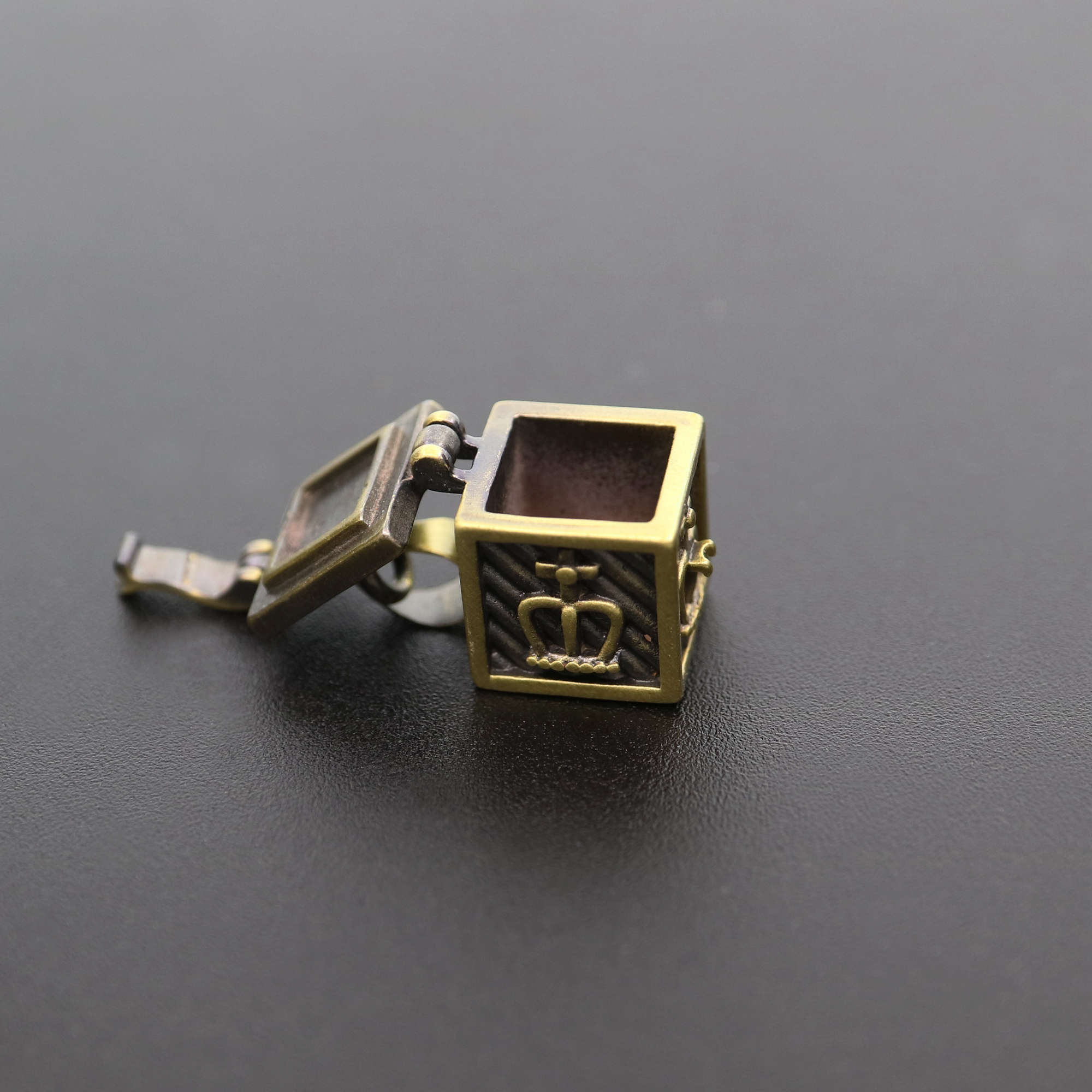 5Pcs 11MM Vintage Style Antiqued Bronze Brass Wish Vial Pendant Prayer Box Charm DIY Jewelry Supplies 1161040 - Click Image to Close